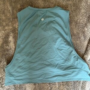 Women’s lululemon sculpt cropped tank top. In great condition, only worn once.
